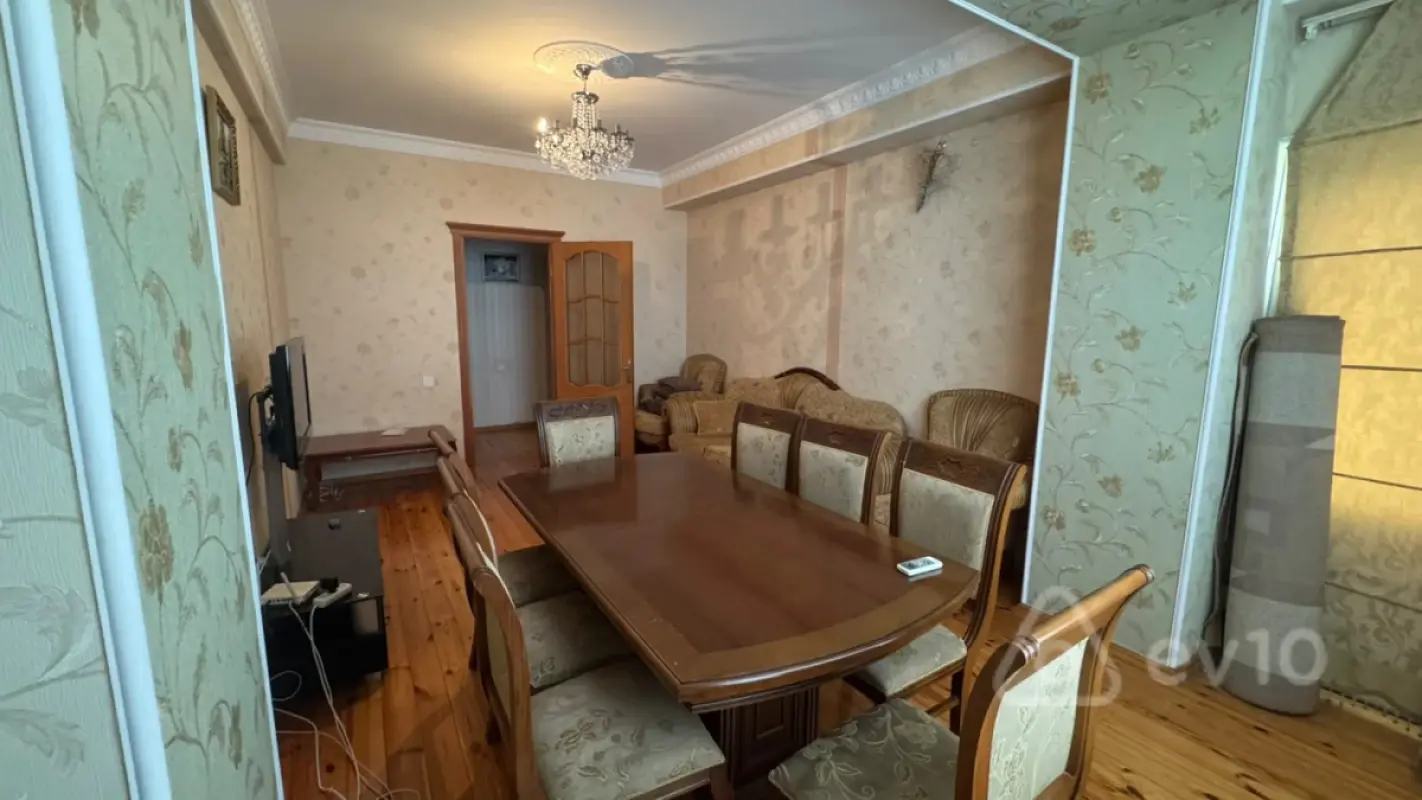 Kirayə verilir 3 otaqlı yeni tikili 114 m²