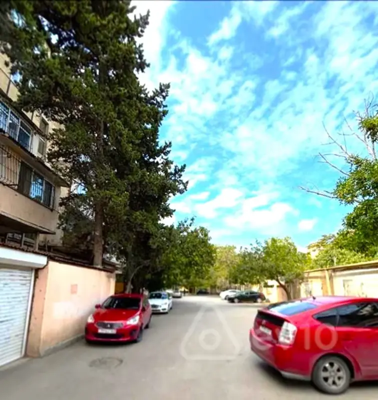 Satılır 3 otaqlı köhnə tikili 80 m²