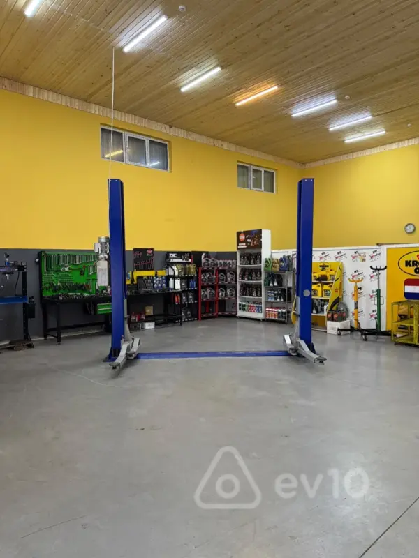Kirayə verilir qaraj 100 m²