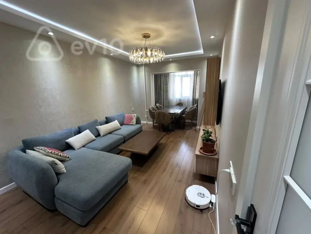 Satılır 2 otaqlı köhnə tikili 65 m²