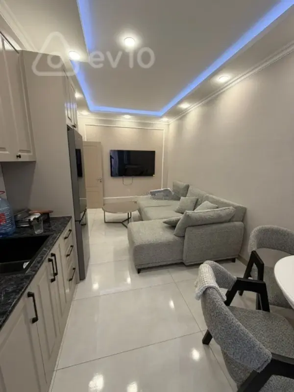 Kirayə verilir 2 otaqlı yeni tikili 65 m²