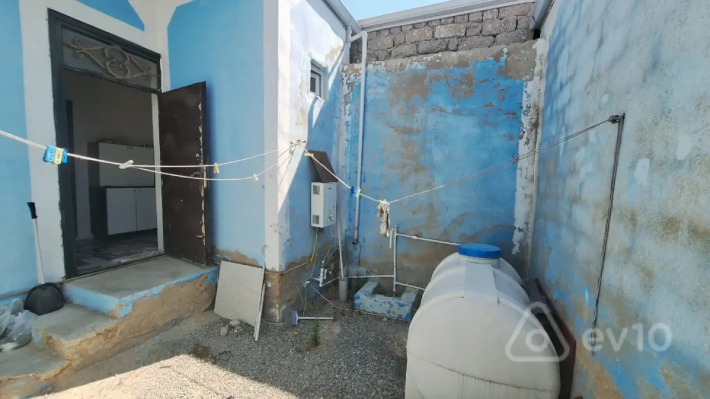 Satılır 1 otaqlı həyət evi 30 m²