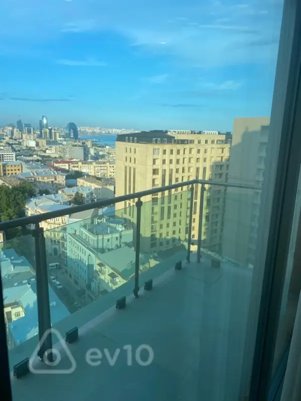 Kirayə verilir 3 otaqlı yeni tikili 200 m²