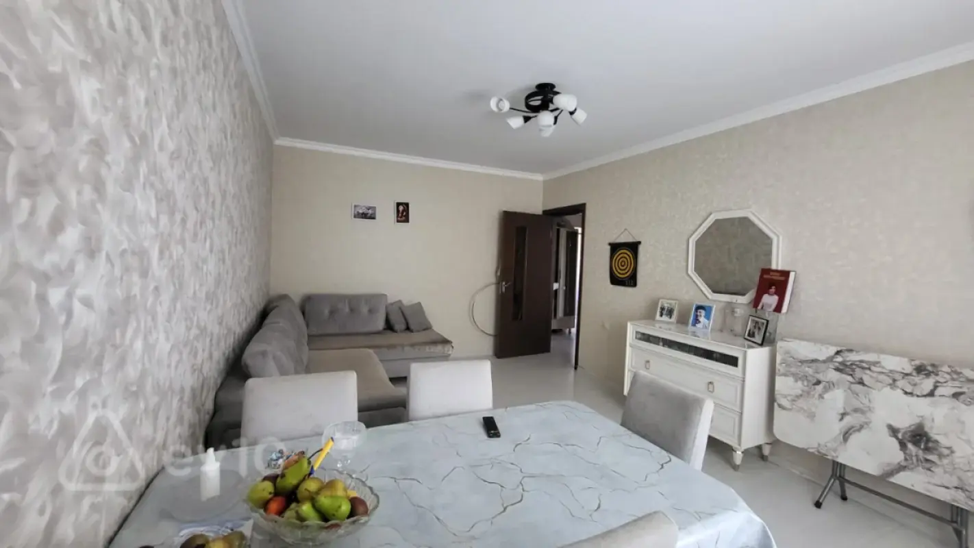 Satılır 3 otaqlı köhnə tikili 60.5 m²