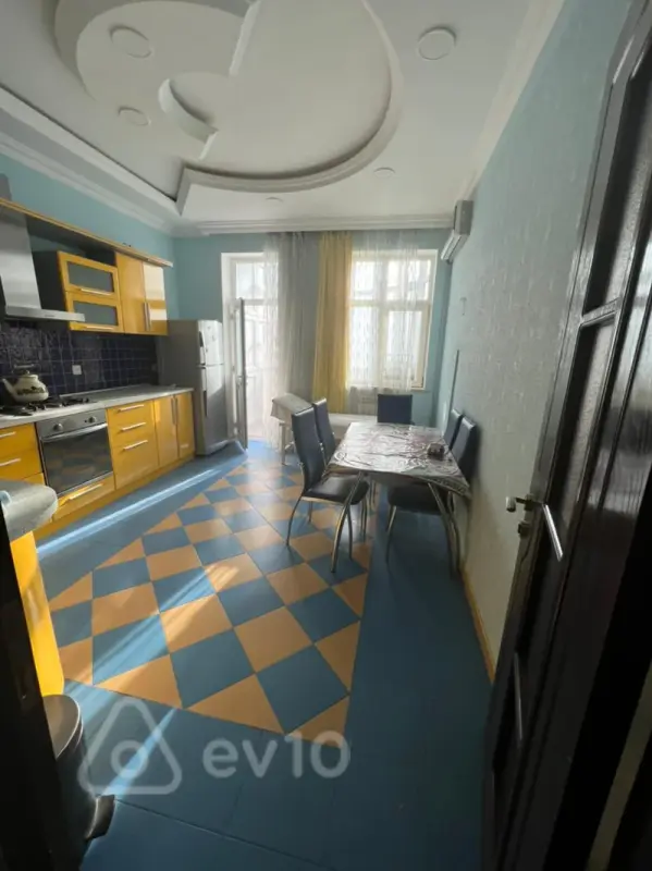 Kirayə verilir 3 otaqlı yeni tikili 120 m²