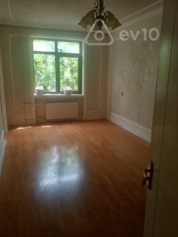 Kirayə verilir 3 otaqlı köhnə tikili 72 m²
