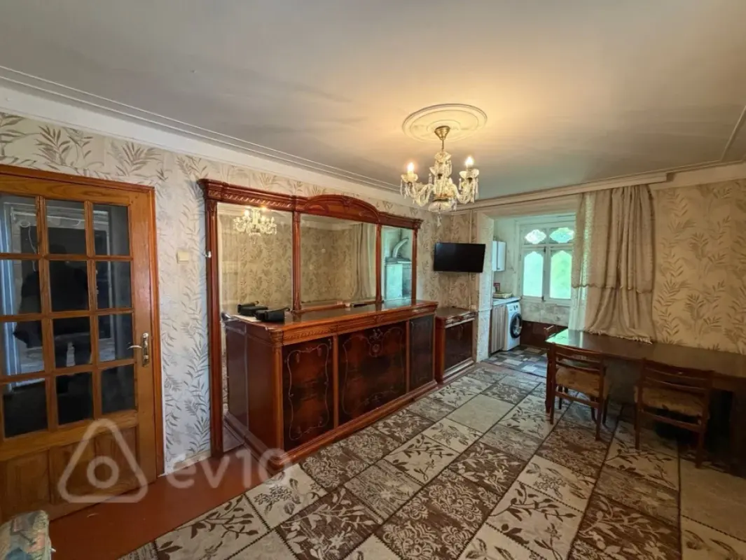 Satılır 2 otaqlı köhnə tikili 40 m²