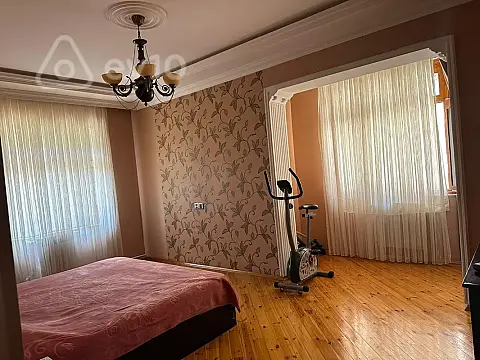Kirayə verilir 4 otaqlı köhnə tikili 130 m² — Bakı, Yasamal 4 otaq 130.00 m²