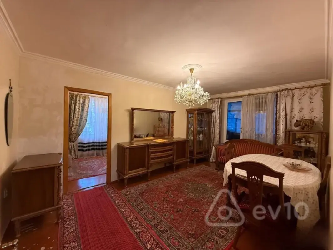 Satılır 2 otaqlı köhnə tikili 50 m²