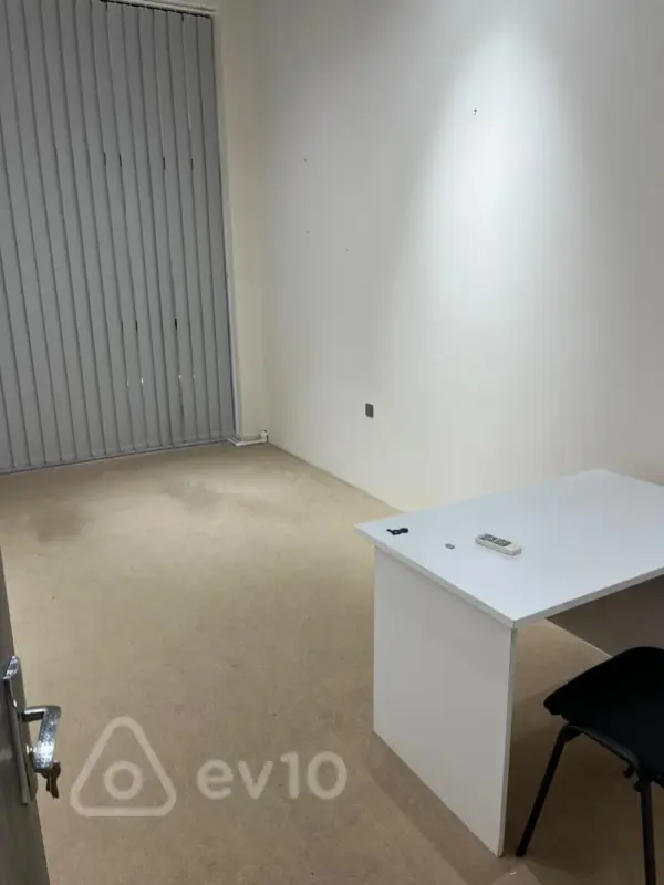 Kirayə verilir 3 otaqlı ofis 105 m²
