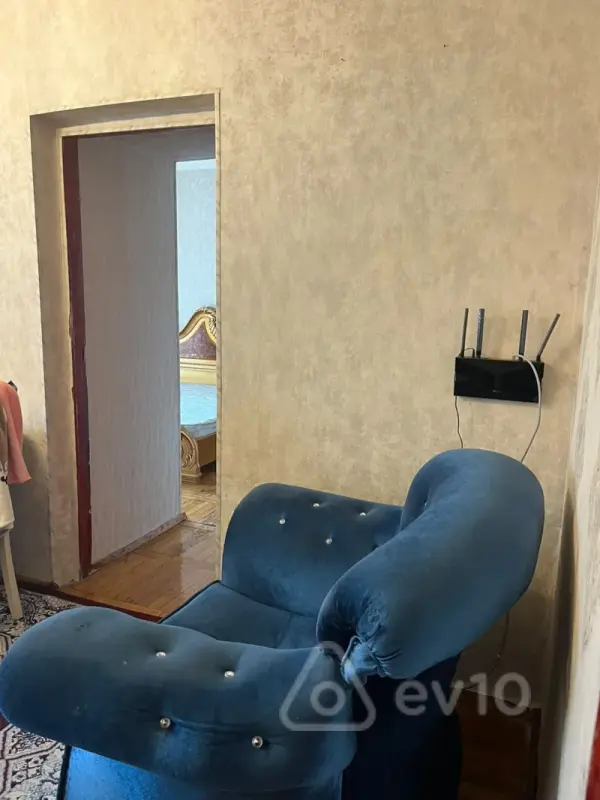 Kirayə verilir 3 otaqlı köhnə tikili 90 m²