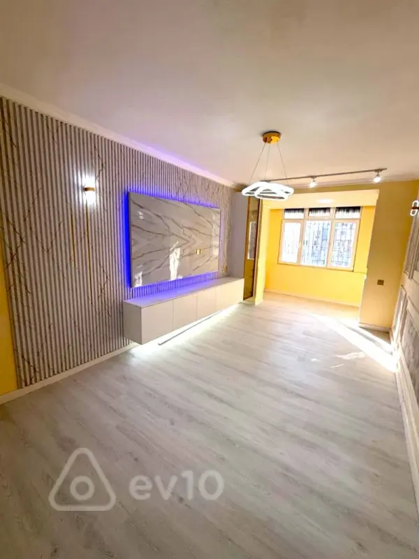 Satılır 3 otaqlı köhnə tikili 85 m²