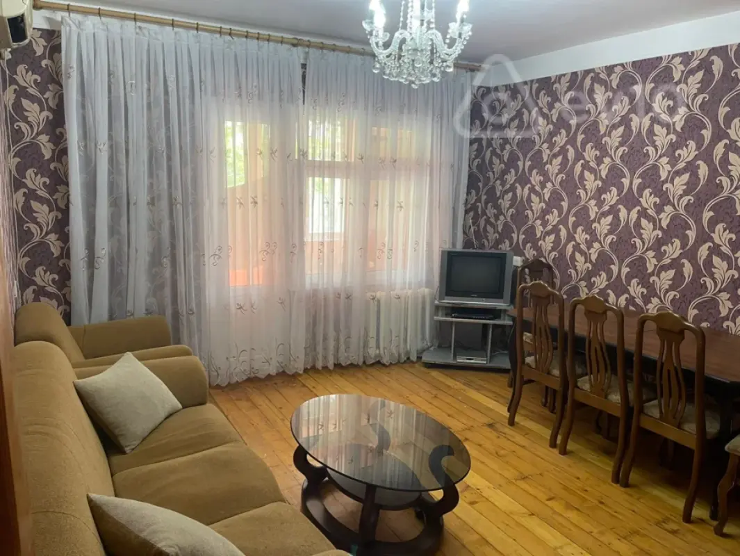 Kirayə verilir 2 otaqlı yeni tikili 80 m²