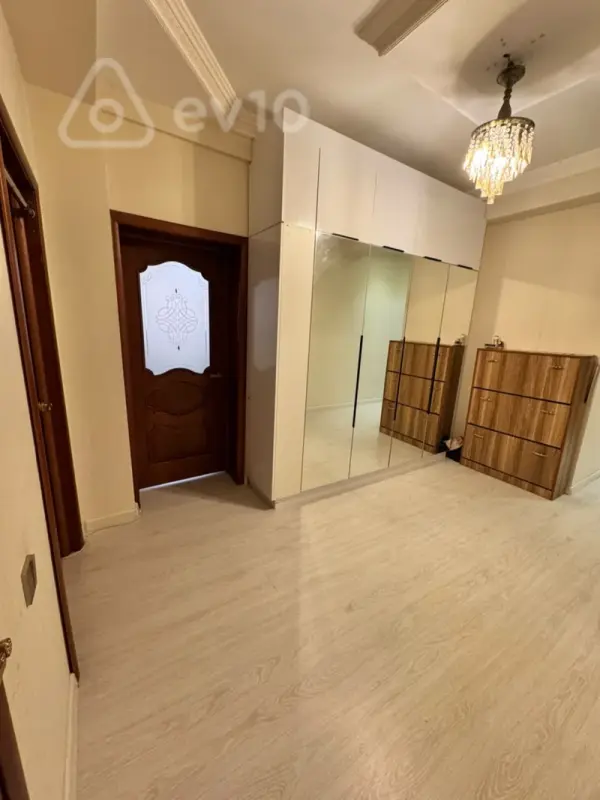 Satılır 3 otaqlı yeni tikili 75 m²