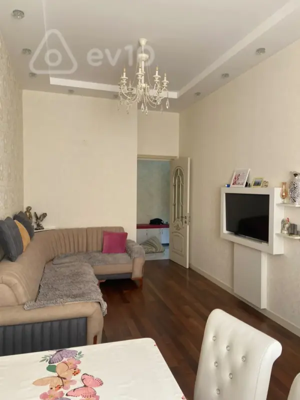 Kirayə verilir 2 otaqlı yeni tikili 80 m²