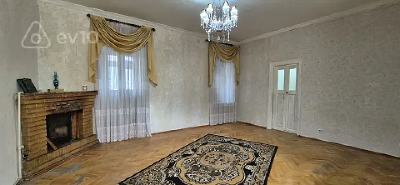 Satılır 3 otaqlı köhnə tikili 70 m² — Bakı, Səbail 3 otaq 70.00 m²