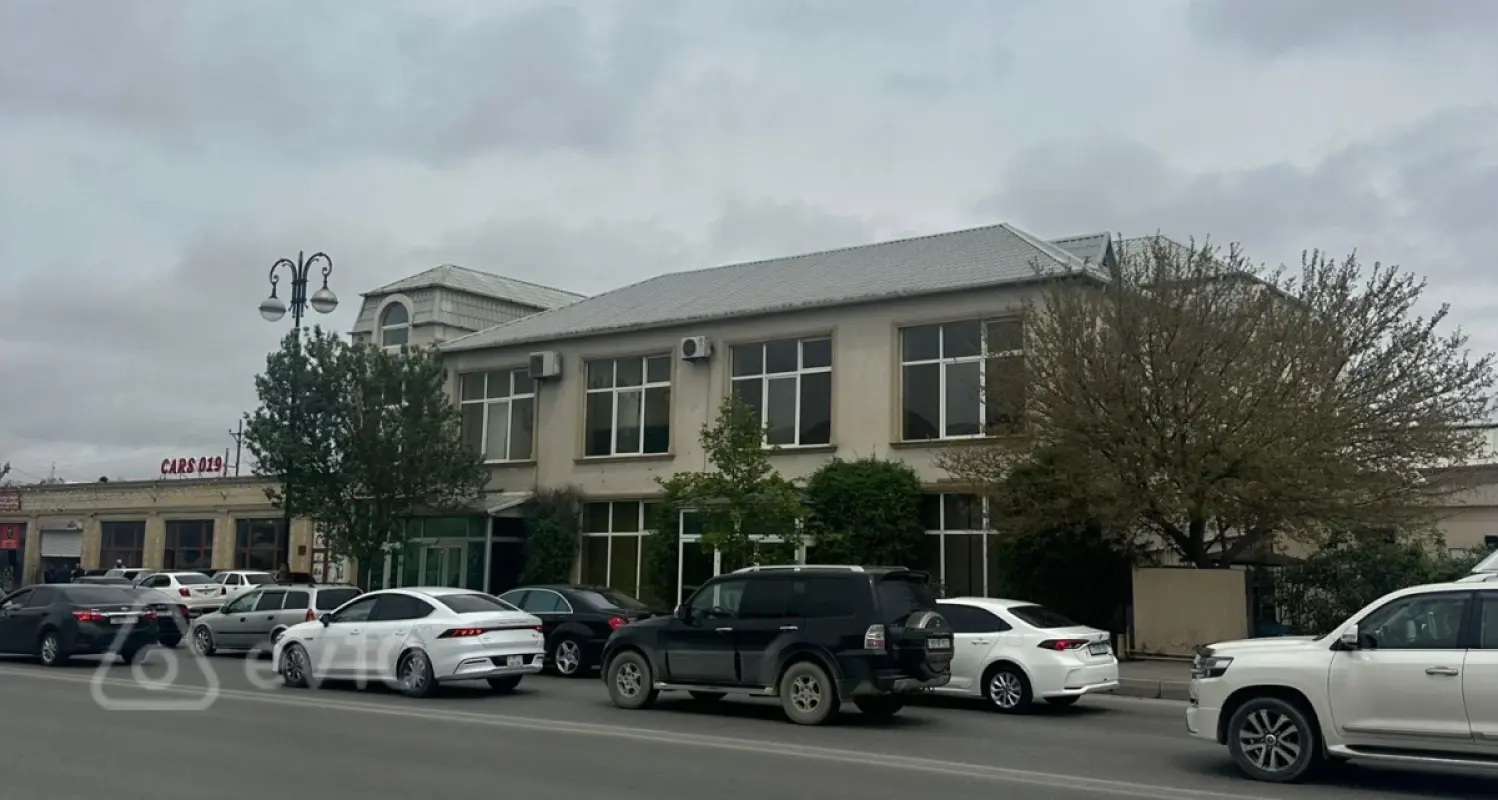 Satılır mənzil 1200 m²