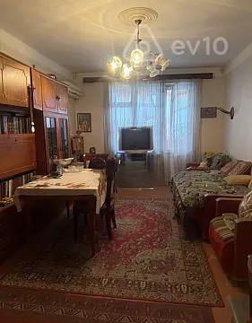 Satılır 4 otaqlı köhnə tikili 100 m² — Bakı, Nizami 4 otaq 100.00 m²