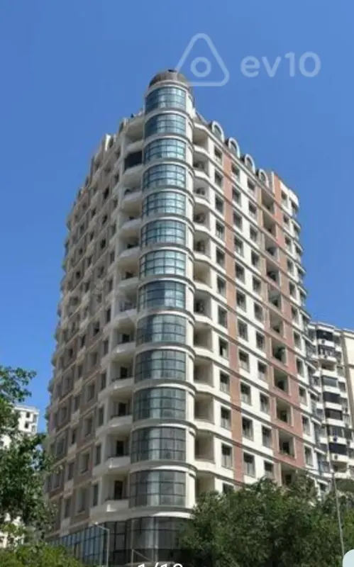 Kirayə verilir 5 otaqlı yeni tikili 218 m²