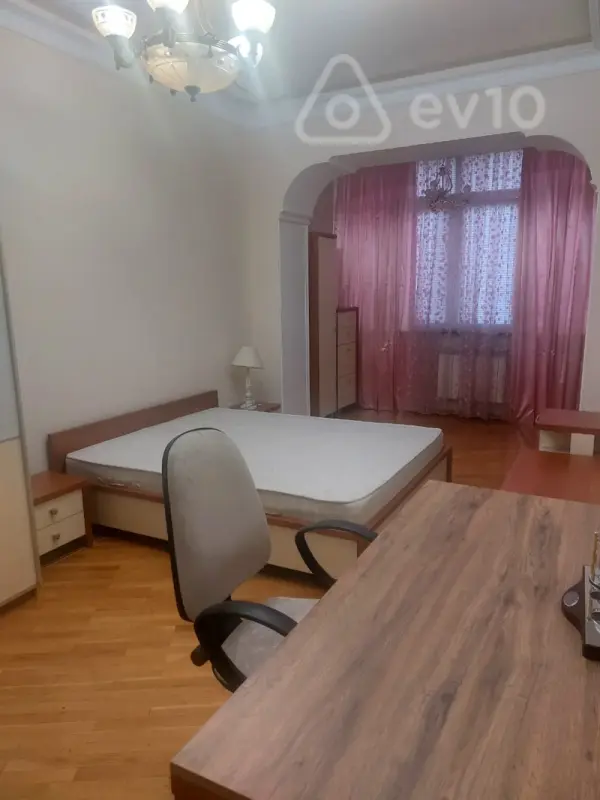 Kirayə verilir 3 otaqlı yeni tikili 130 m²