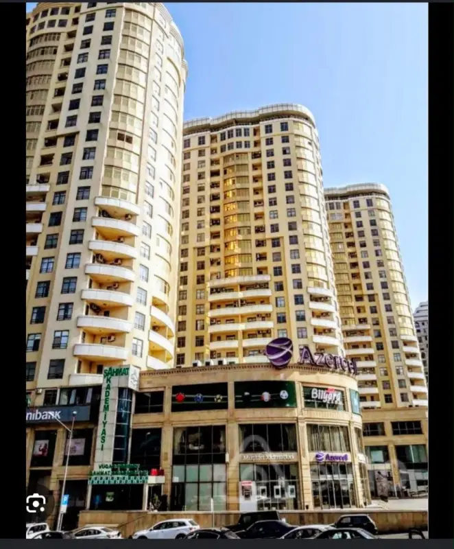 Satılır 3 otaqlı yeni tikili 175 m²