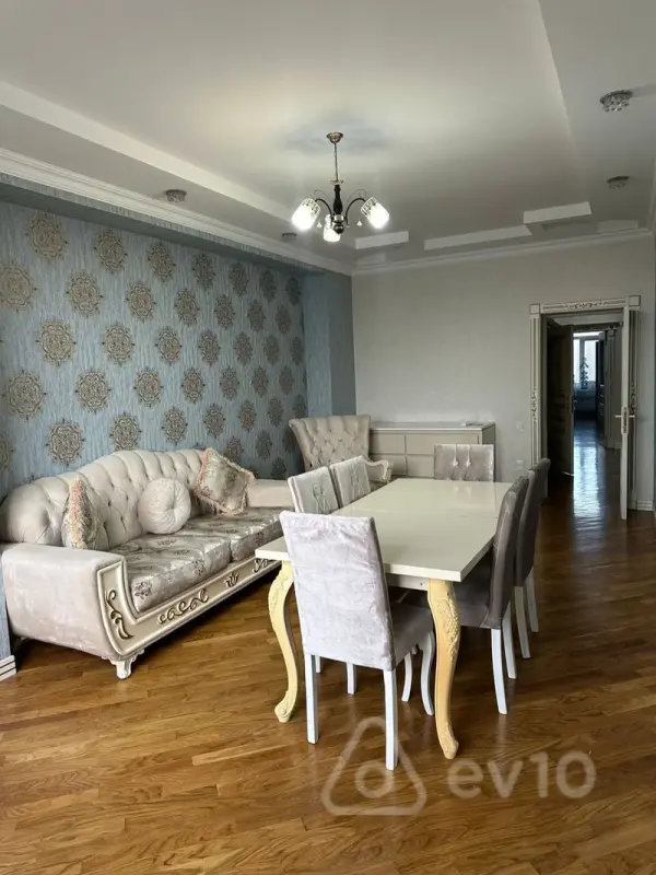 Kirayə verilir 4 otaqlı yeni tikili 180 m²