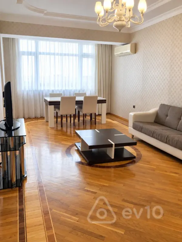 Satılır 3 otaqlı yeni tikili 105 m²