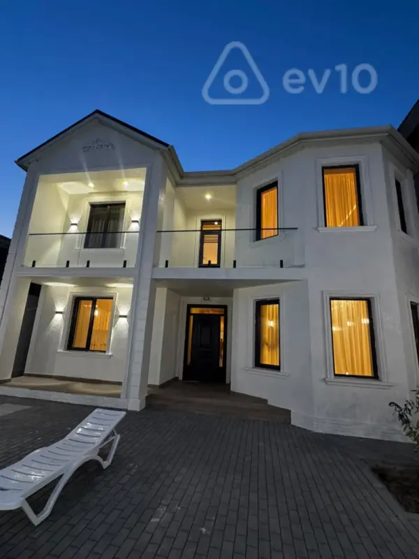 Satılır 5 otaqlı həyət evi 250 m²