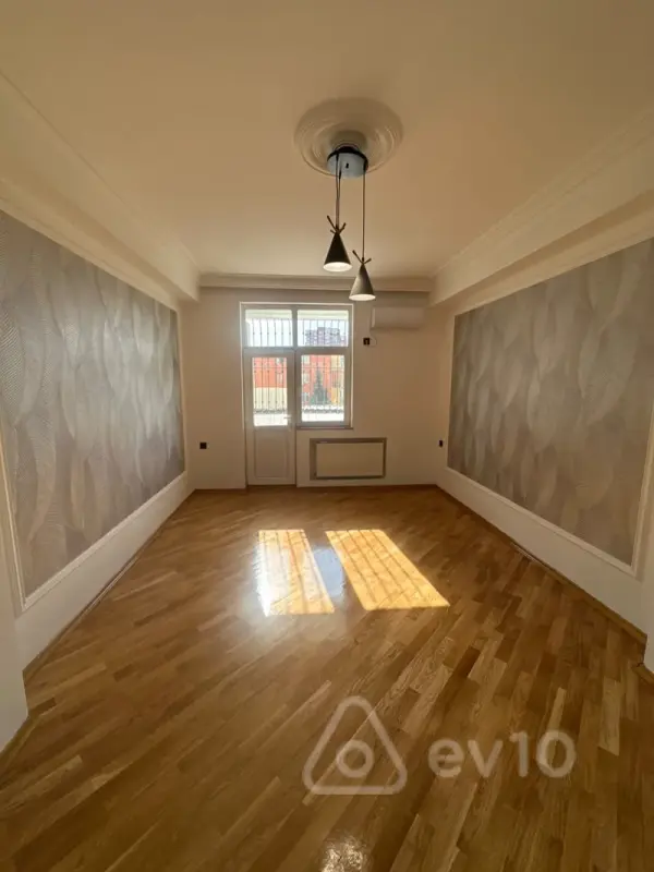 Satılır 3 otaqlı yeni tikili 120 m²