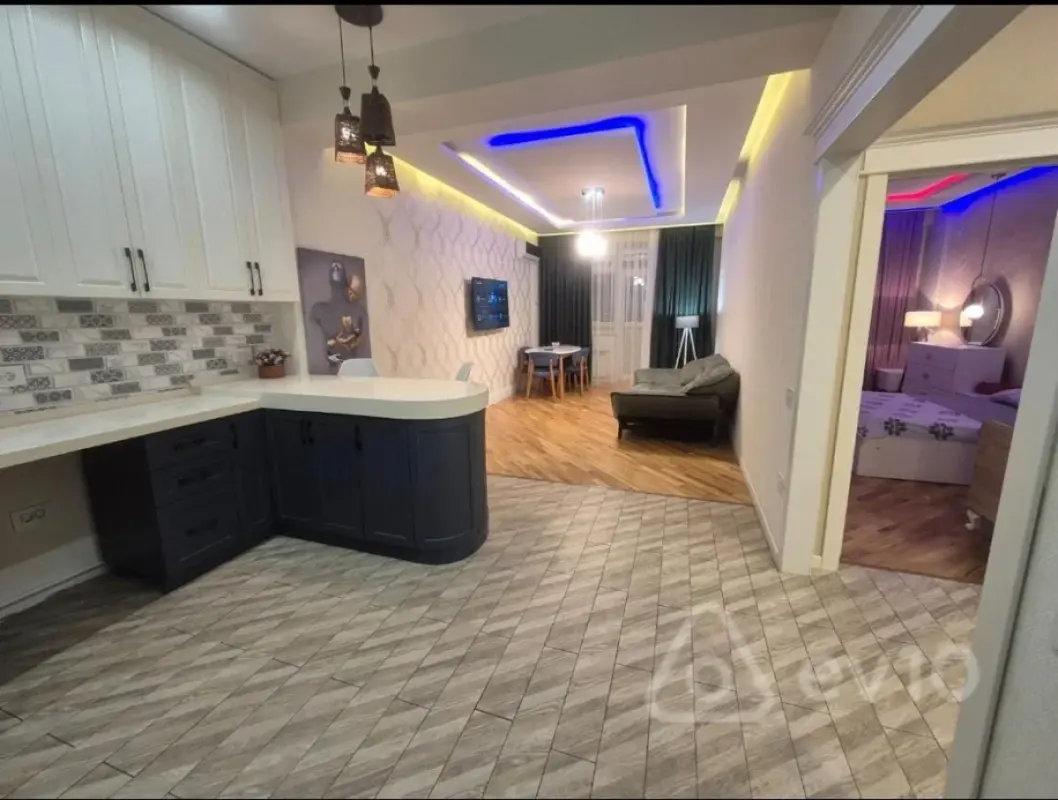 Satılır 2 otaqlı yeni tikili 76 m²