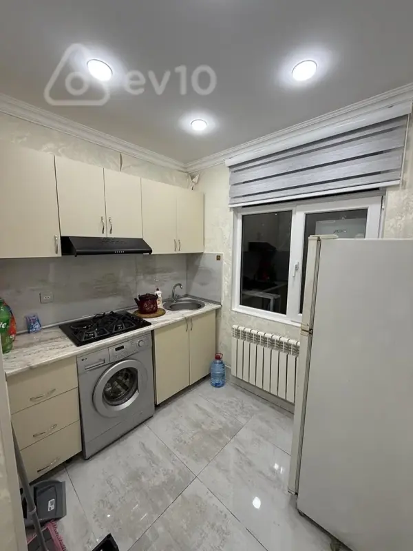 Kirayə verilir 2 otaqlı köhnə tikili 60 m²