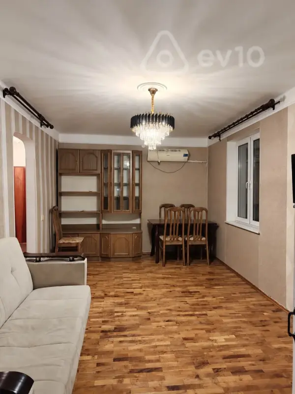 Satılır 1 otaqlı köhnə tikili 36 m²