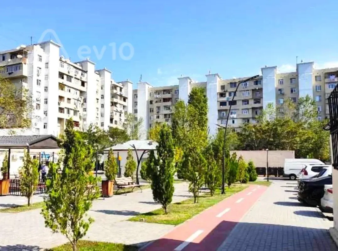 Satılır 2 otaqlı köhnə tikili 65 m²