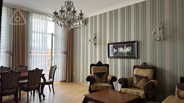 Kirayə verilir 2 otaqlı köhnə tikili 70 m² — Bakı, Səbail 2 otaq 70.00 m²