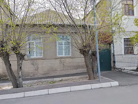 Satılır 3 otaqlı köhnə tikili 83 m² — Gəncə 3 otaq 83.00 m²