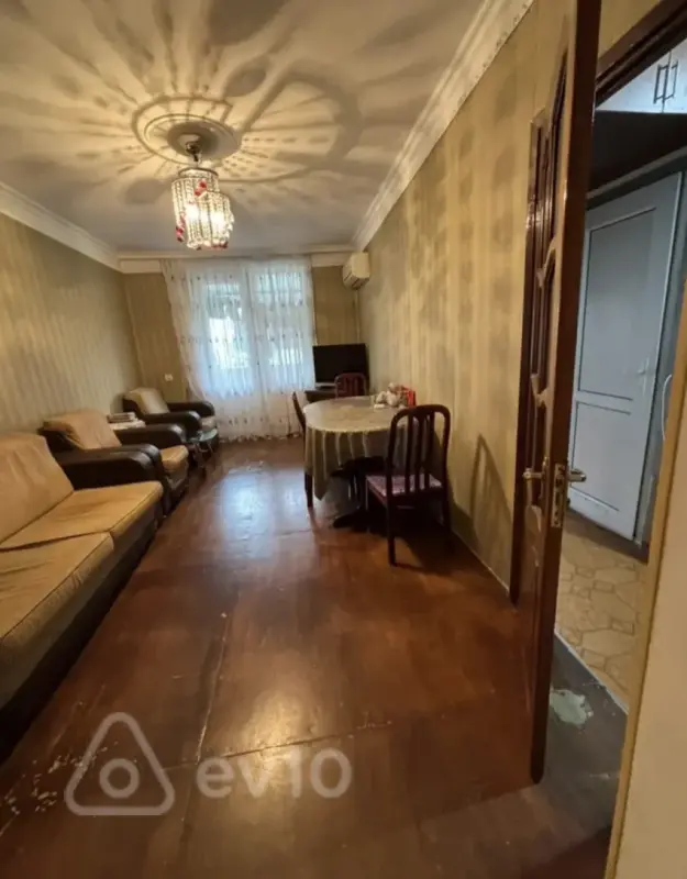 Kirayə verilir 3 otaqlı köhnə tikili 5 m²