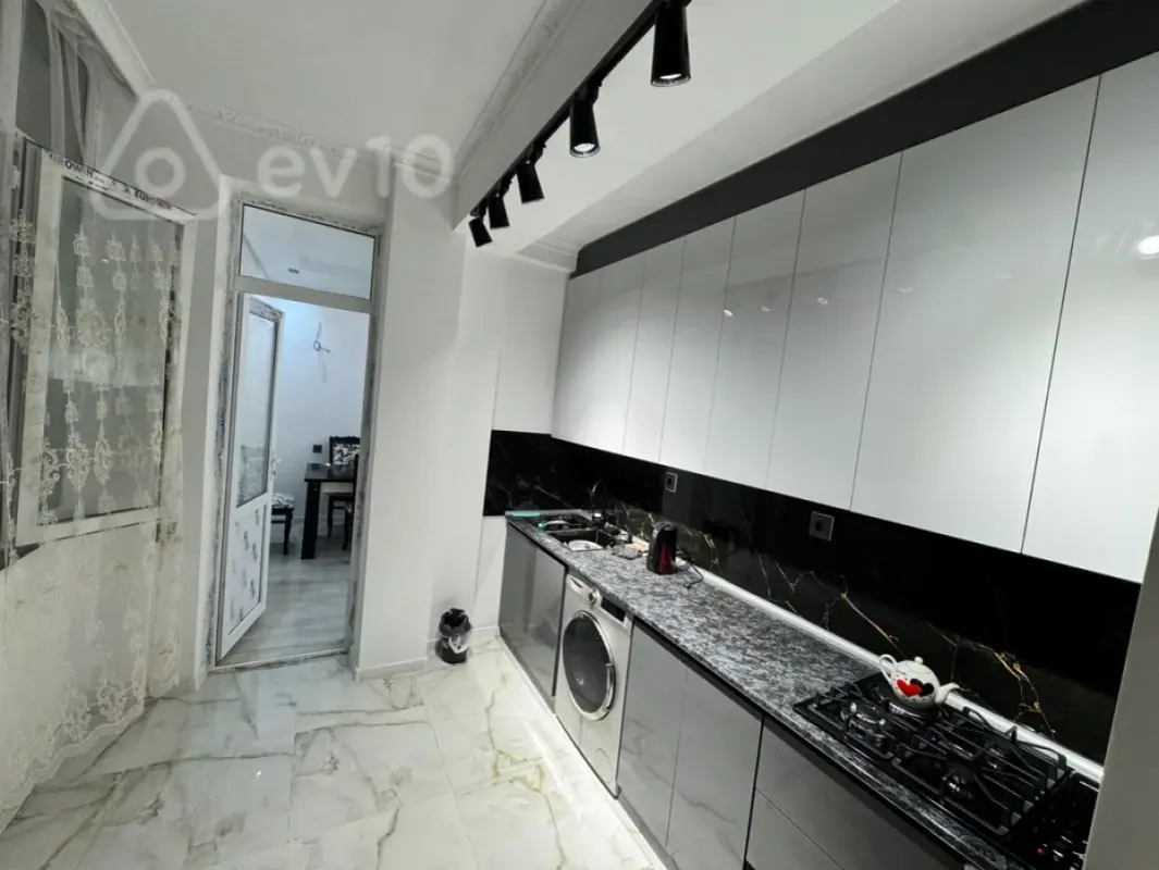 Kirayə verilir 3 otaqlı yeni tikili 98 m²