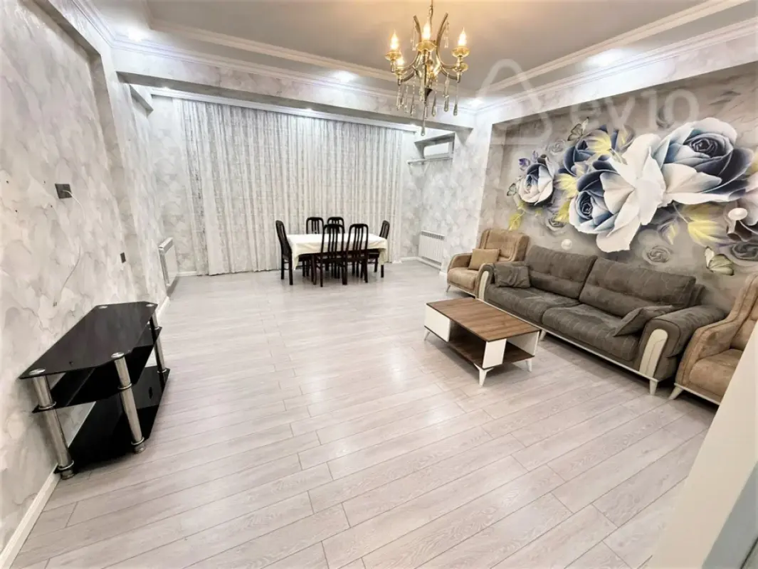 Kirayə verilir 3 otaqlı yeni tikili 120 m²