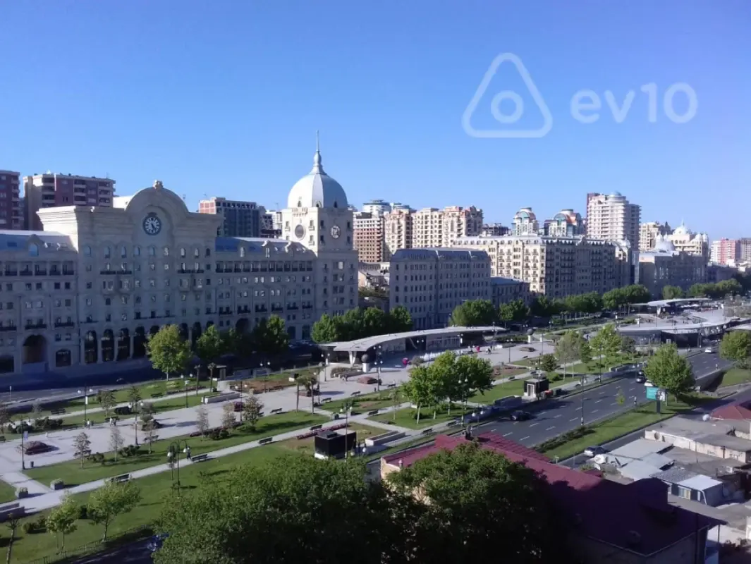 Satılır 4 otaqlı yeni tikili 247 m²