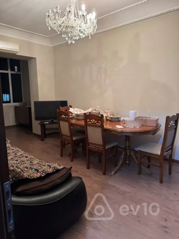 Kirayə verilir 3 otaqlı köhnə tikili 75 m²