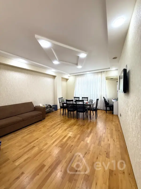 Satılır 2 otaqlı yeni tikili 75 m²