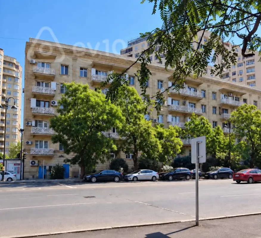 Satılır 3 otaqlı köhnə tikili 70 m²
