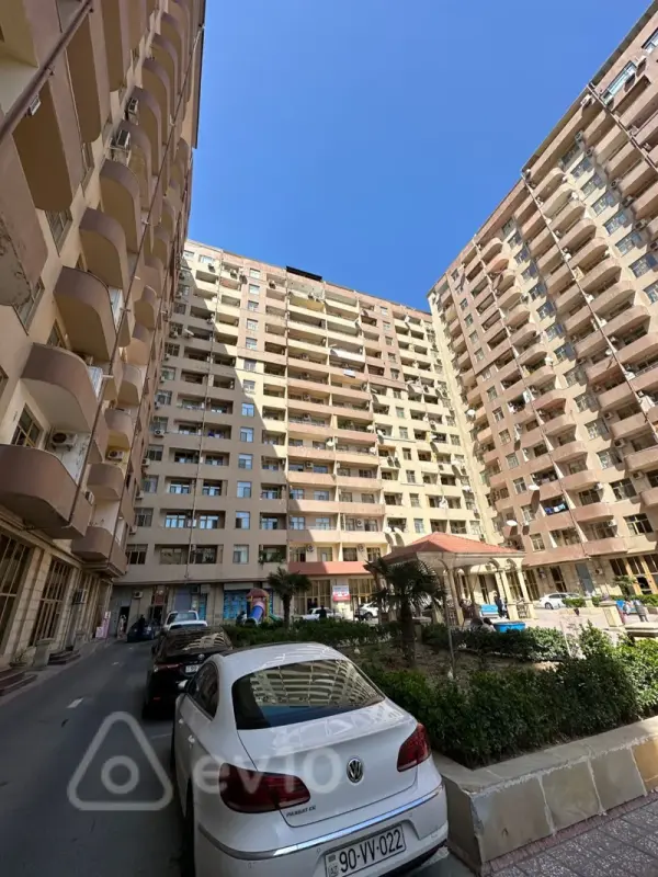 Kirayə verilir 2 otaqlı yeni tikili 70 m²