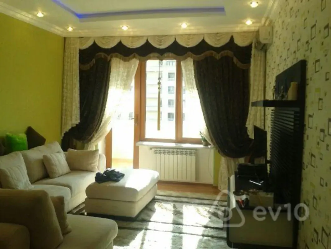 Kirayə verilir 2 otaqlı yeni tikili 90 m²