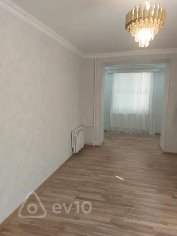 Satılır 1 otaqlı köhnə tikili 35 m²