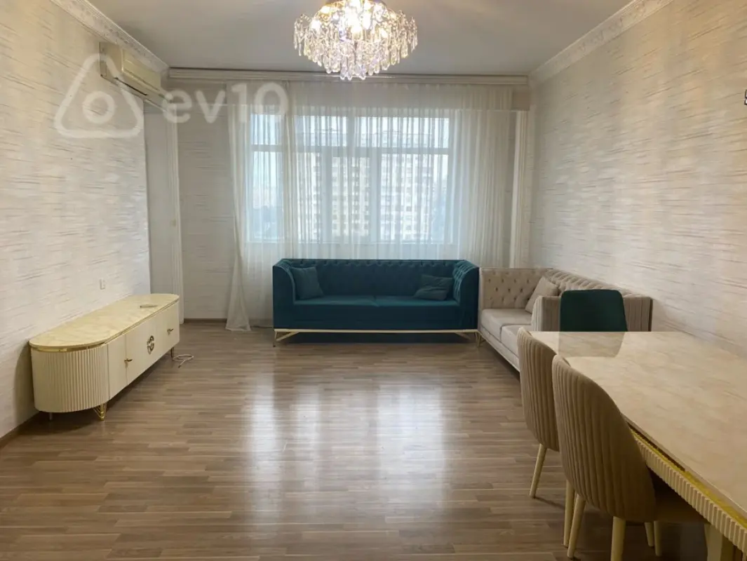 Kirayə verilir 3 otaqlı yeni tikili 135 m²