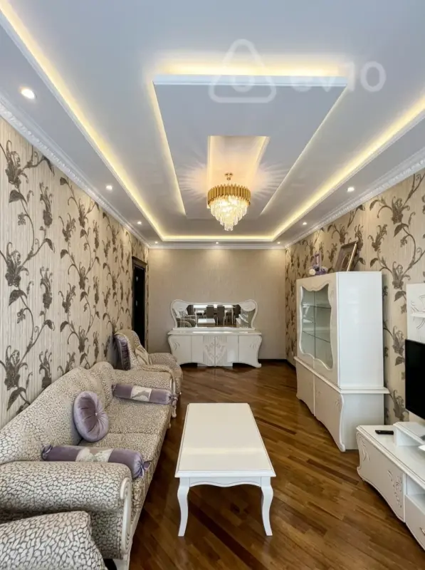 Kirayə verilir 3 otaqlı yeni tikili 140 m²