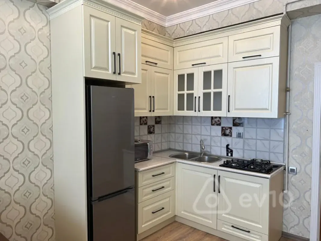 Kirayə verilir 2 otaqlı yeni tikili 67 m²