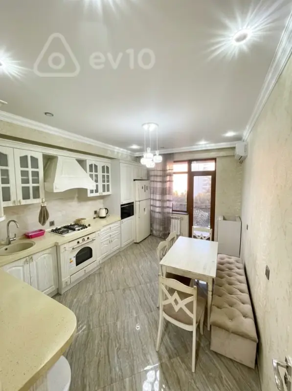Kirayə verilir 2 otaqlı yeni tikili 100 m²