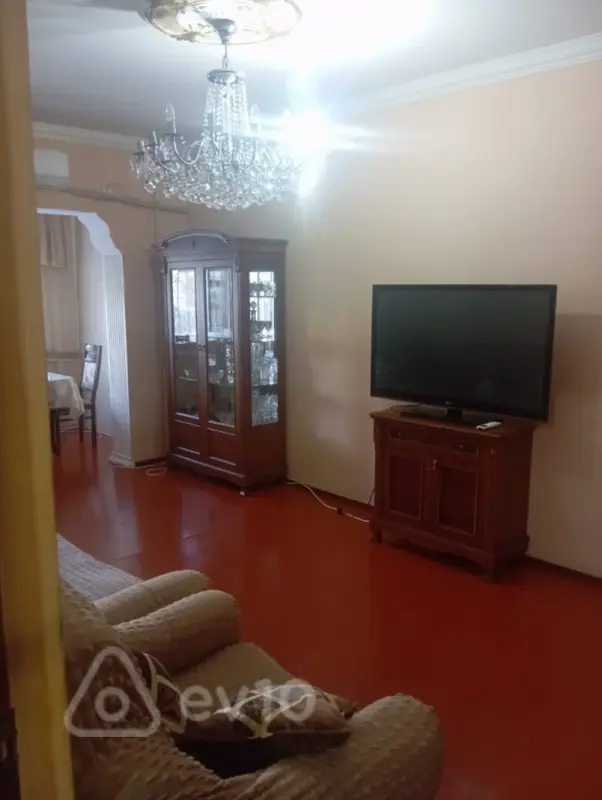 Satılır 4 otaqlı köhnə tikili 95 m²